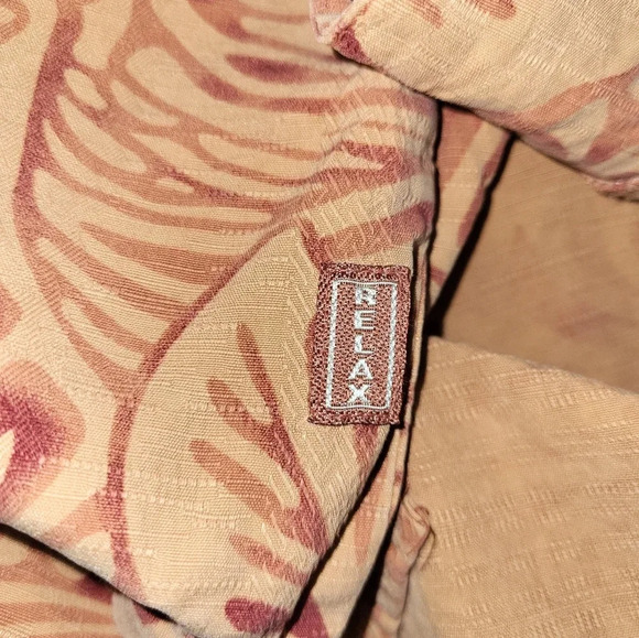 Tommy Bahama Peach Red 100% Silk Hawaiian Style Shirt Size Medium - Picture 2 of 5